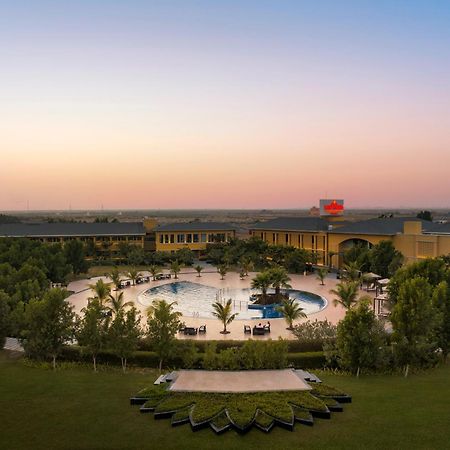 Hawthorn Suites By Wyndham Dwarka Ngoại thất bức ảnh