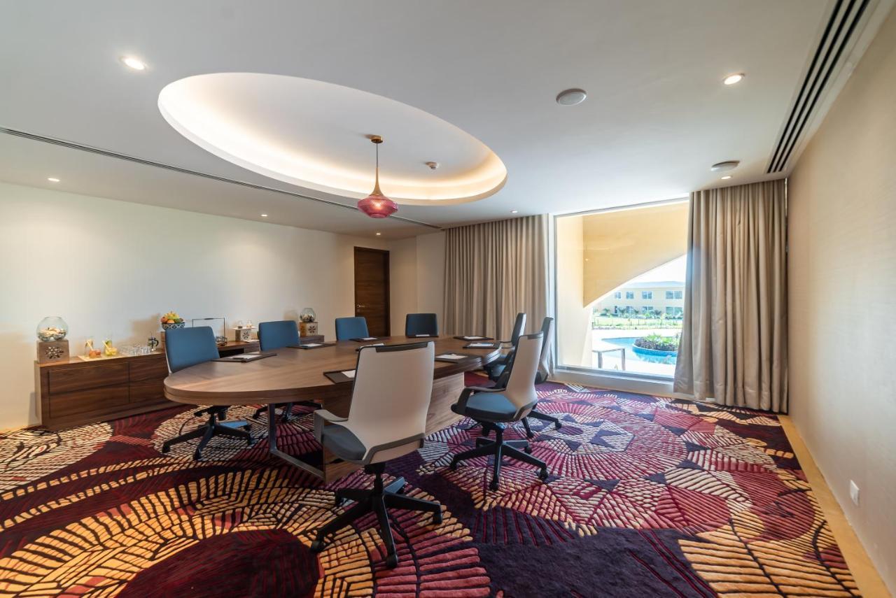 Hawthorn Suites By Wyndham Dwarka Ngoại thất bức ảnh