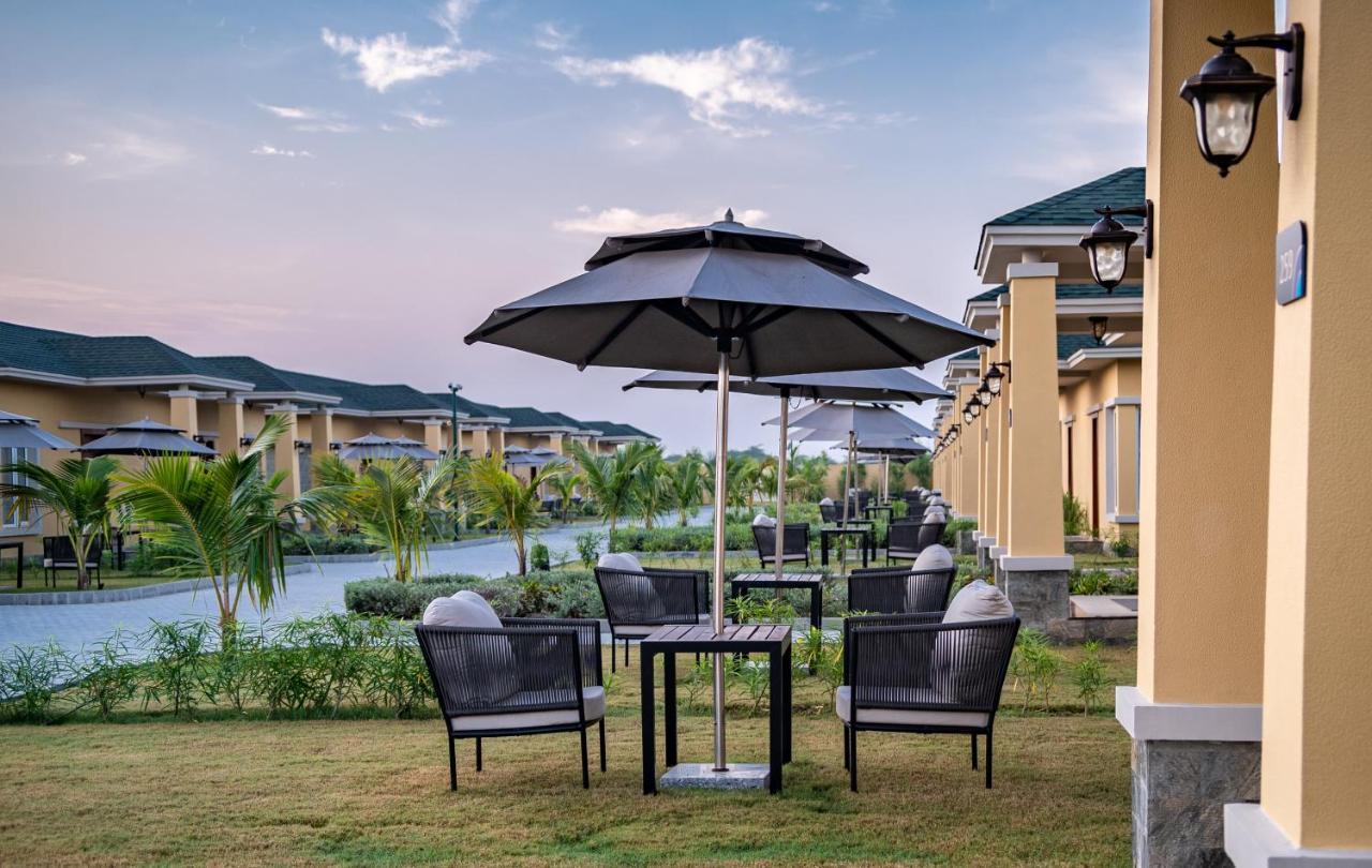 Hawthorn Suites By Wyndham Dwarka Ngoại thất bức ảnh
