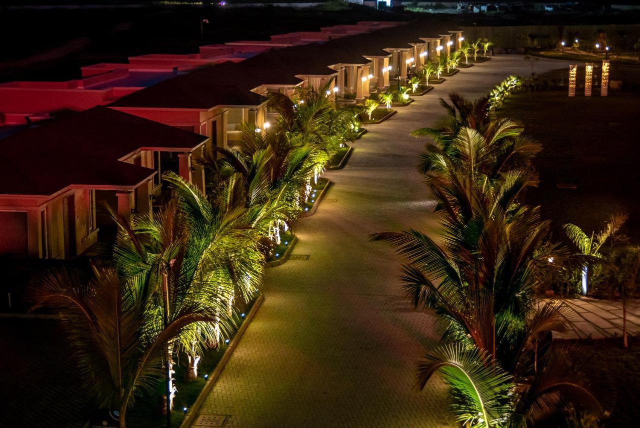 Hawthorn Suites By Wyndham Dwarka Ngoại thất bức ảnh