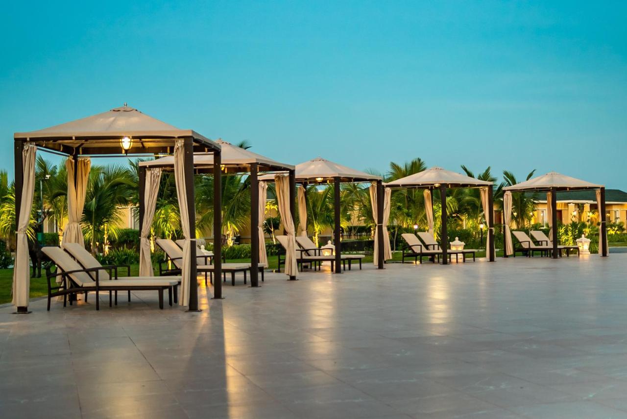 Hawthorn Suites By Wyndham Dwarka Ngoại thất bức ảnh