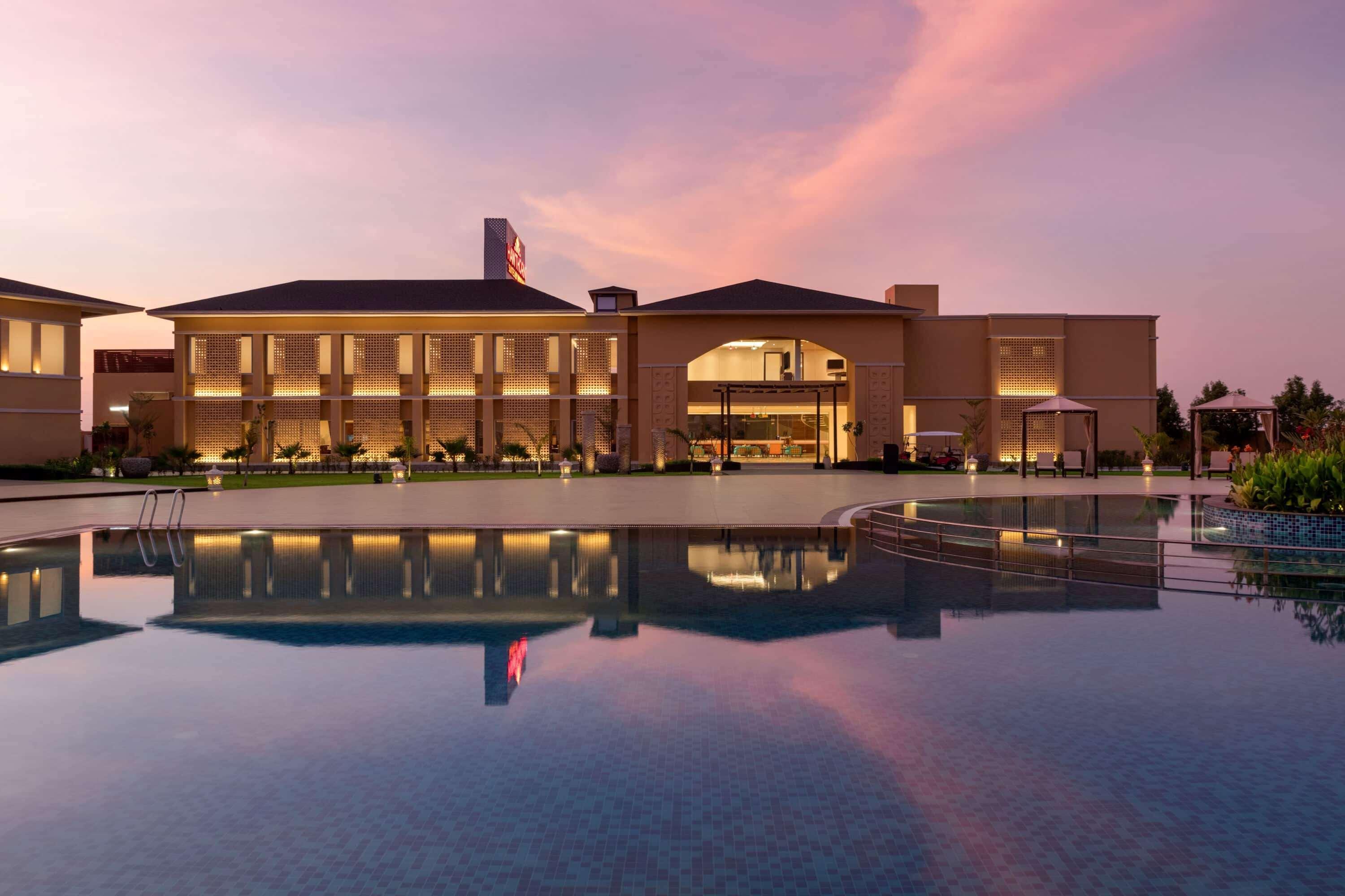 Hawthorn Suites By Wyndham Dwarka Ngoại thất bức ảnh