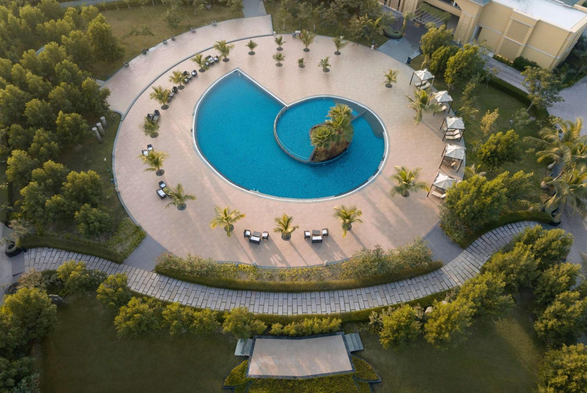 Hawthorn Suites By Wyndham Dwarka Ngoại thất bức ảnh