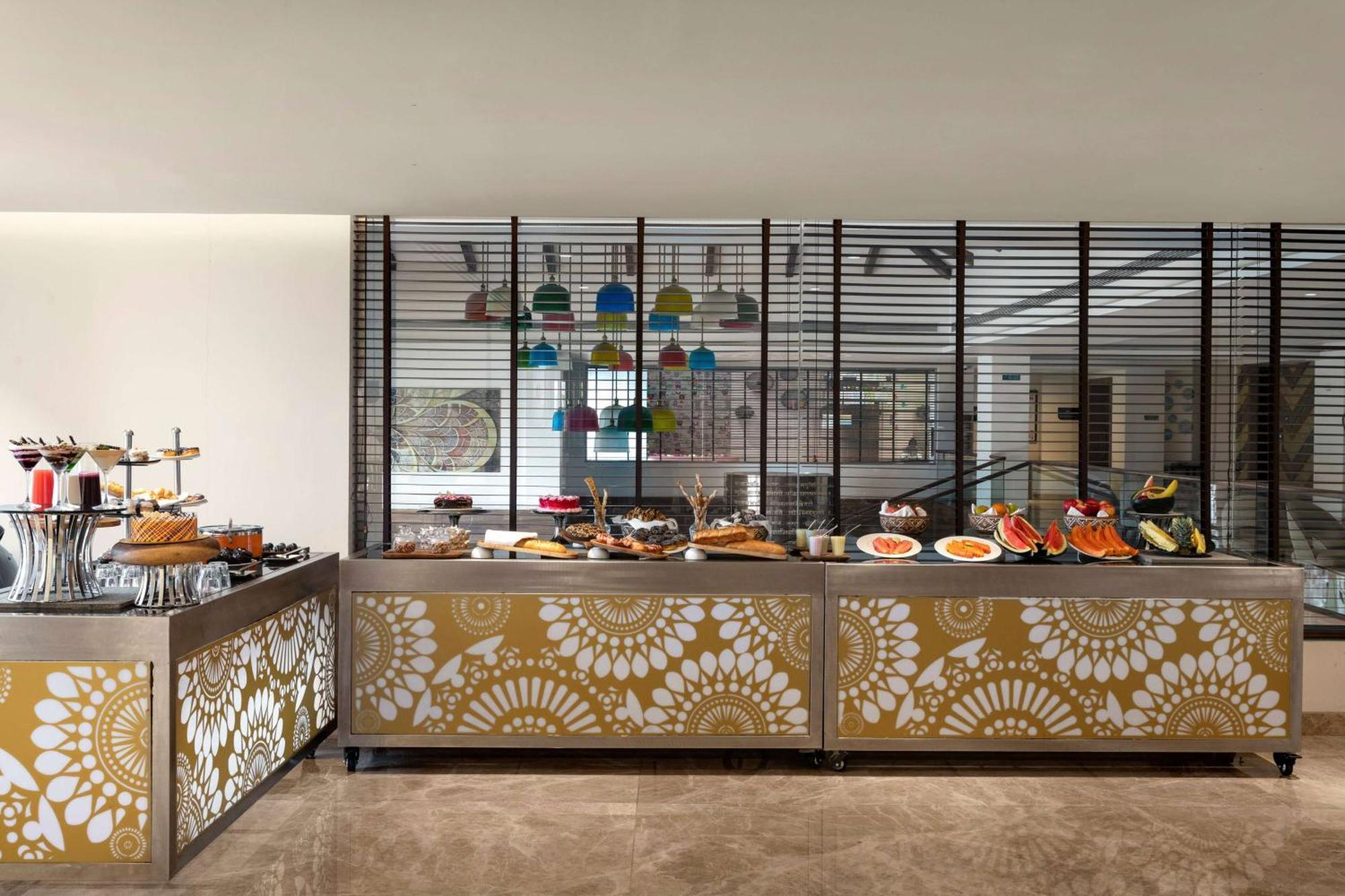 Hawthorn Suites By Wyndham Dwarka Ngoại thất bức ảnh