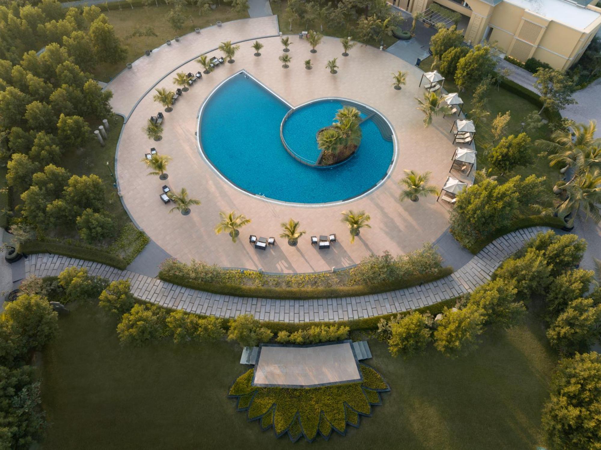 Hawthorn Suites By Wyndham Dwarka Ngoại thất bức ảnh