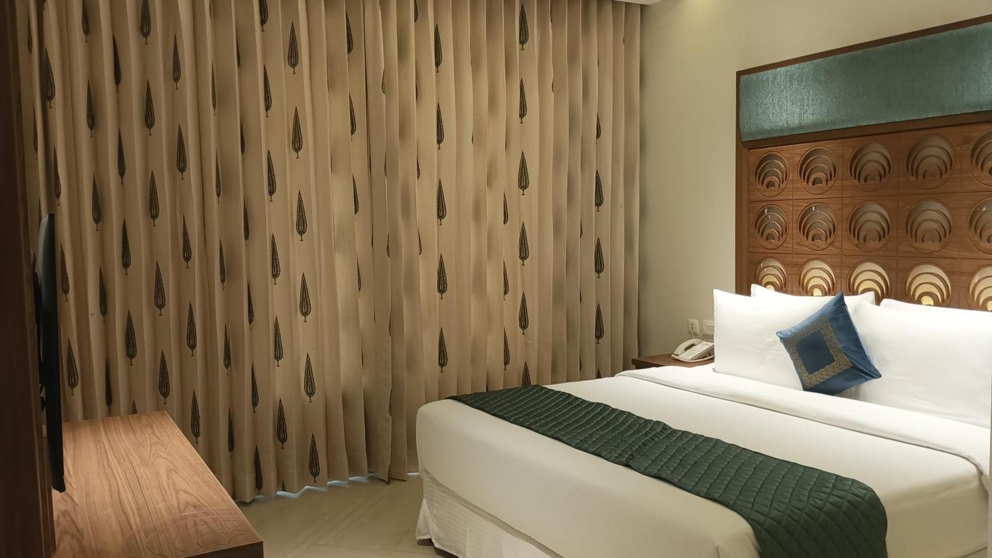 Hawthorn Suites By Wyndham Dwarka Ngoại thất bức ảnh